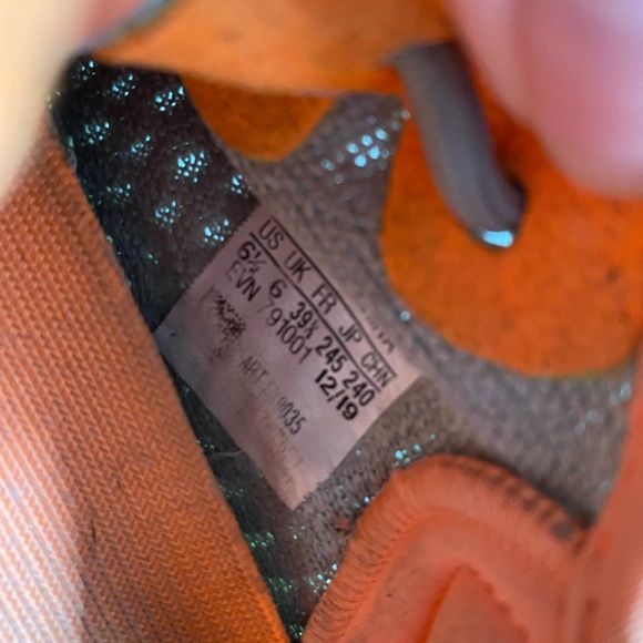 ADIDAS YEEZY Boost 350 V2 (Desert Sage Colorway) - Picture 4 of 4